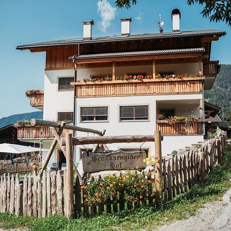 Grosskarnaiderhof Appartements-Bauernhof-Natur Pur Luson Bagian luar foto