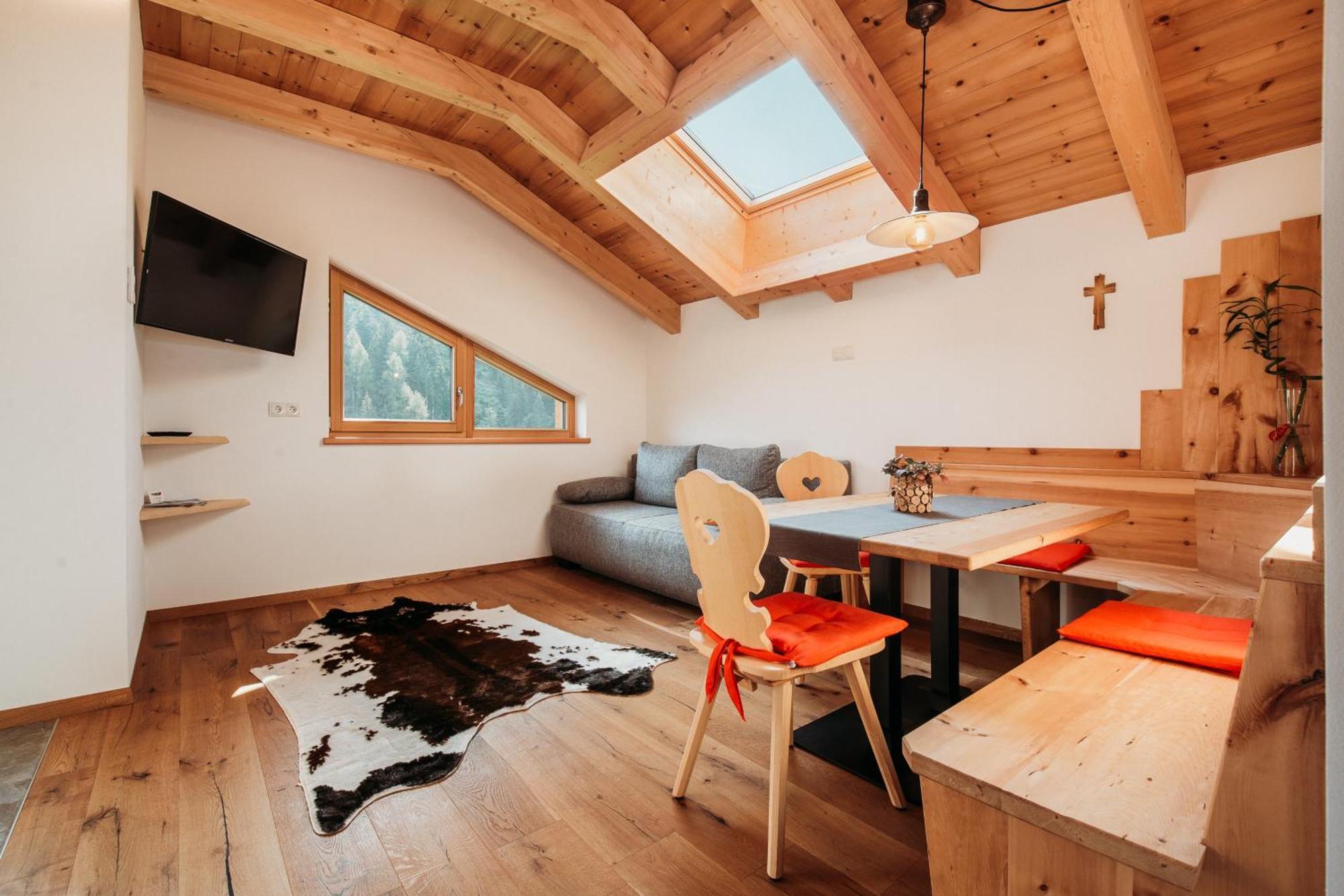 Grosskarnaiderhof Appartements-Bauernhof-Natur Pur Luson Bagian luar foto