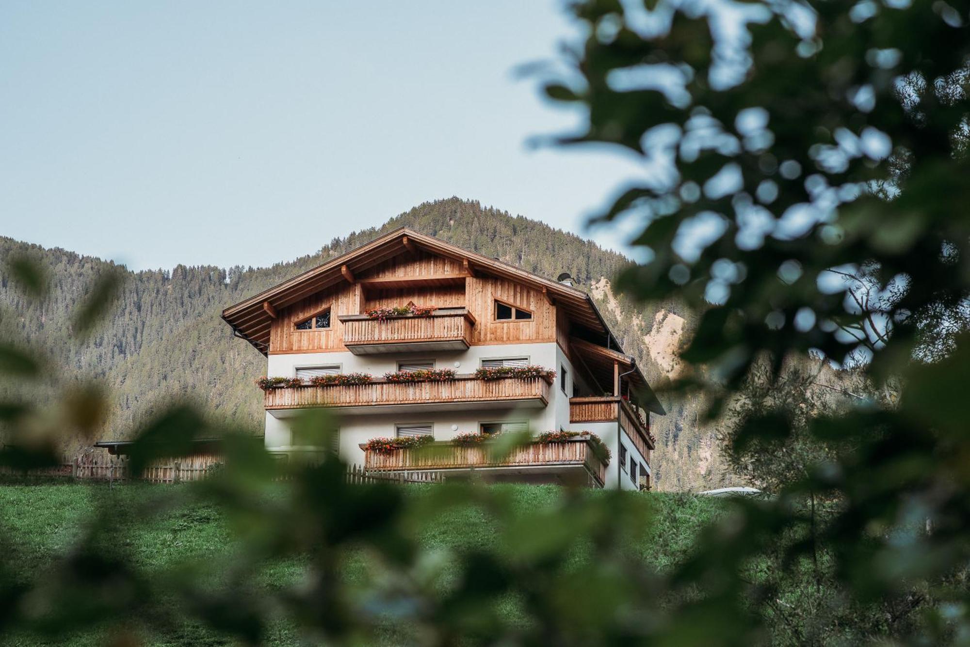 Grosskarnaiderhof Appartements-Bauernhof-Natur Pur Luson Bagian luar foto